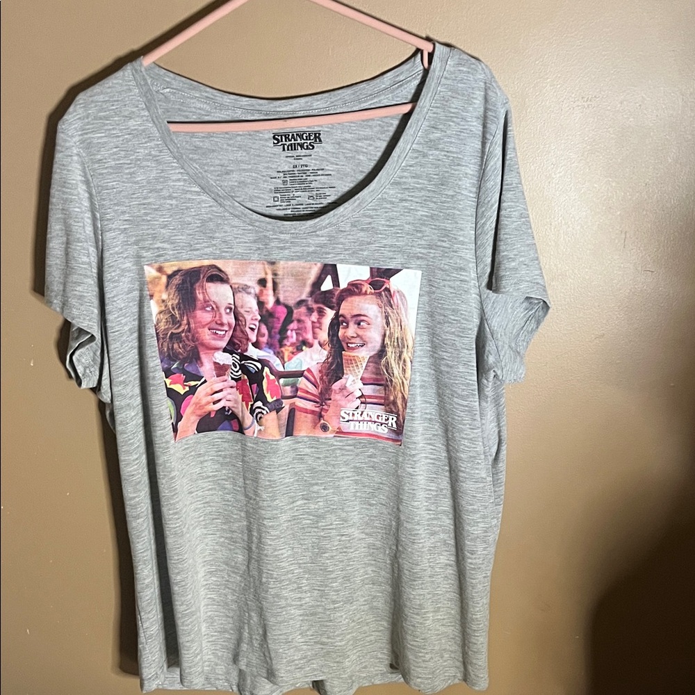 😄Stranger Things TShirt - Size 2XL